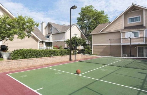 Springdale Apartment | Fully Furnished Studio | Flexible Stays