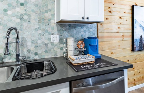 Goleta Condo | Fully Furnished w/Wifi & Patio, 2 mi to USCB & Beach & 7 mi to Cottage Hospital