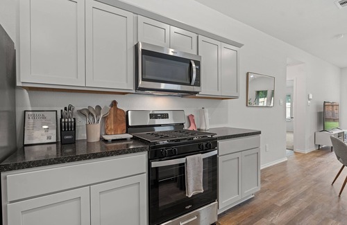 Spring House | Fully furnished with utilities, 3 bedrooms close to IAH airport, pets welcome!
