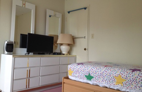 Riverview West House | Fully Independent and Furnished 1 Bedroom with Attached Bath Santa Ana.