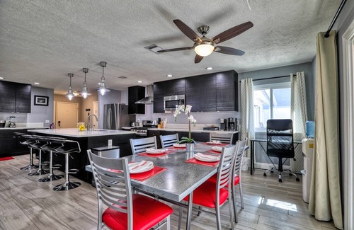 Las Vegas House | Fully licensed pool home w/outdoor kitchen.