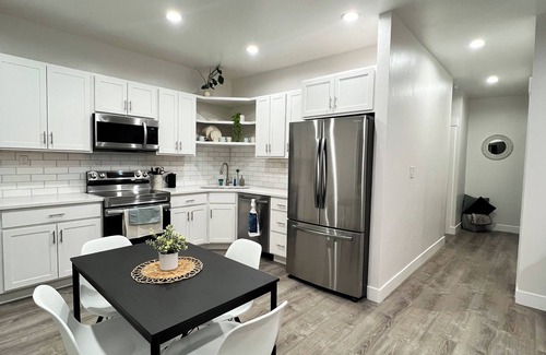 Midvale House | Fully remodeled house for 6 guests in the heart of Midvale