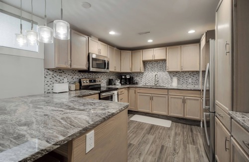South Lethbridge House | Fully Reno'd 2 Bedroom, 2 Bath Legal Basement Suite. Heart of the Southside
