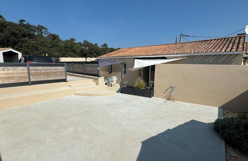 Les Conches House | Fully renovated 80m2 3-bedroom house 1.5km from Les Conches beach.
