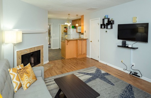 Carrboro House | Fully Renovated 2 bdrm/2.5ba near UNC & Weaver St!