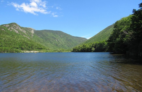 Franconia House | Fully renovated, 2Br, 1 bath, sleeps 4, Mittersill Chalet.