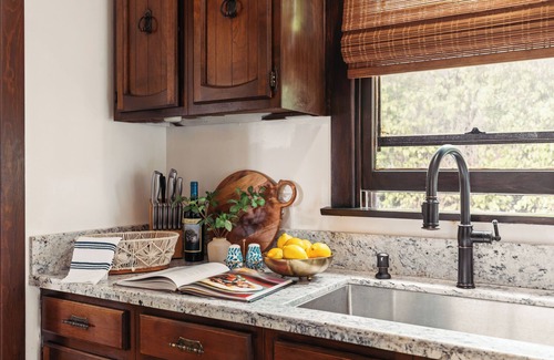 Cal Heights House | Fully renovated 3-bedroom house with WiFi, AC , EV charger in Long Beach