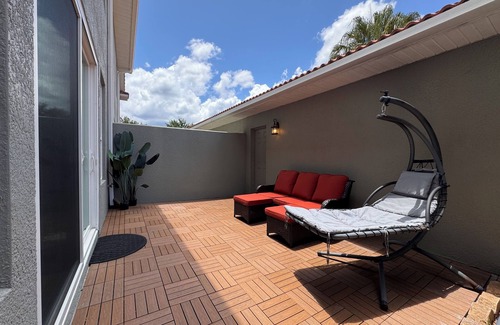 Buena Ventura Lakes House | Fully renovated 3-bedroom townhome Kissimmee - Close to theme parks and airport