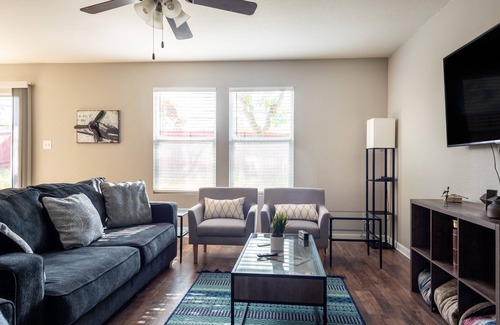 North San Antonio - SAT House | Fully renovated 4BR close to everything