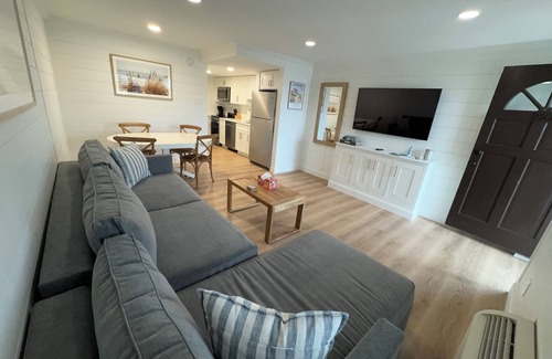 Avalon Condo | FULLY RENOVATED BEACH BLOCK condominium