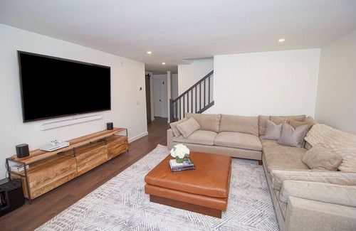 West Dover House | Fully Renovated Condo in Greenspring Community (Mt Snow)