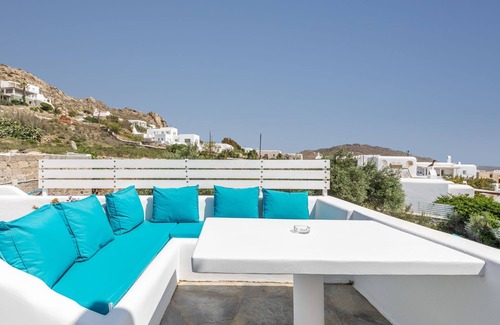 Ano Mera Apartment | Fully Renovated Studio for 2 persons