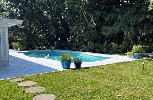 Lake Clarke Shores House | Fully renovated gem! Large Pool on a lush double lot