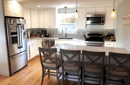 Bristol House | Fully Restored Bristol Home, Walk to Town & Harbor