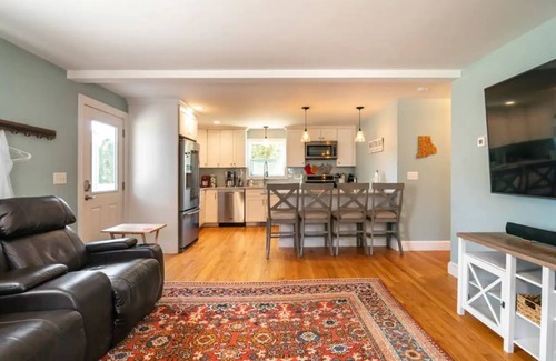 Bristol House | Fully Restored Bristol Home, Walk to Town & Harbor