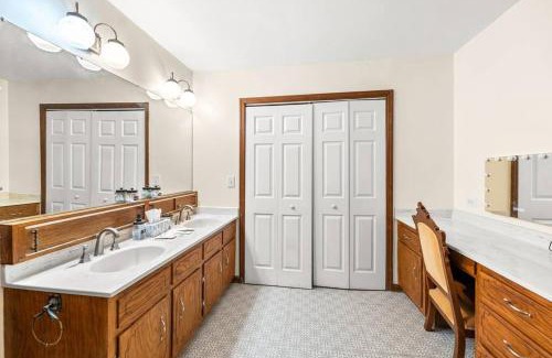 Baldwin House | Fully Restored Country Manor