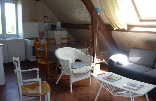 Carnac Apartment | Fully self-catered apartment in the first floor of a detached house
