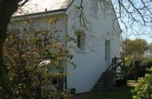 Carnac Apartment | Fully self-catered apartment in the first floor of a detached house