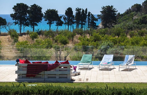 Avola Villa | Fully staffed property with pool, lemon grove and direct access to the beach