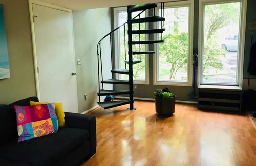 New Paltz House | Fully stocked creekside retreat with sauna and privacy