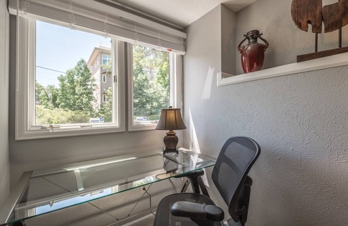 Capitol Hill Apartment | Fully stocked new apt, work from home + Free Parking!