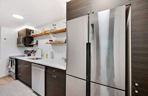Englewood Apartment | Fully Stocked & Renovated 1/1