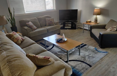 Regina Apartment | Fully updated 1 Bedroom with dedicated parking!