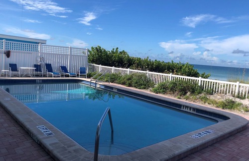 Bradenton Beach Condo | Fully updated Direct Beachfront 2 bed, 2 full bath condo w/heated beachside pool