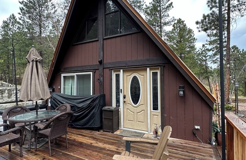Rapid City Cabin | Fun 3-bedroom cabin Close to Keystone, Hill City, Rushmore, Pactola & ATV Trails