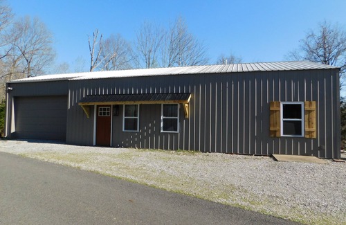 Eddyville House | Fun and sun! Eddyville, Ky. Lake Barkley. Come and knock on our door!