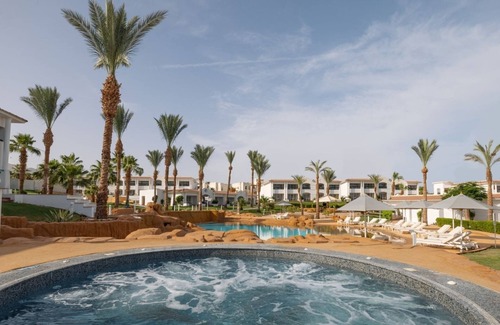 Sharm El Sheikh Resort | Fun by the Sea | 3 Comfortable Rooms, All-Inclusive Stay with Pools & Kid’s Club