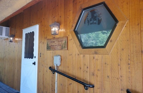 Garden Valley Cabin | Fun Cabin at Terrace Lakes - Sleeps 18 - Hot Springs Pool available