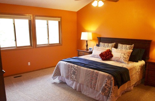 Troutman Park House | Fun Home to Gather in, with easy access to Old Town, CSU, the Foothills and more
