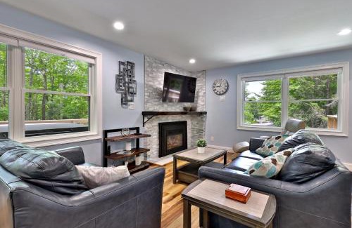 Killington House | Fun In Fun Out Ski Home - Upper Unit, Renovated 3BR-2BA, Hot Tub, Close to Resort