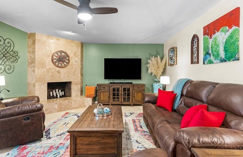 Moon Valley House | Fun in the heart of Phoenix with heated pool, spa, and ping pong!
