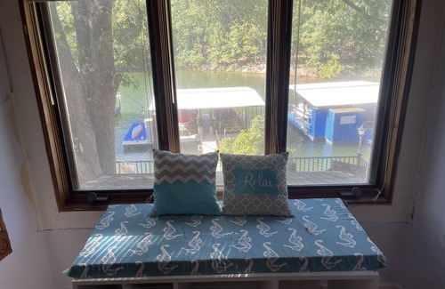 Osage Beach House | Fun Lake Home in a quiet cove close to great restaurants, bars and shopping.