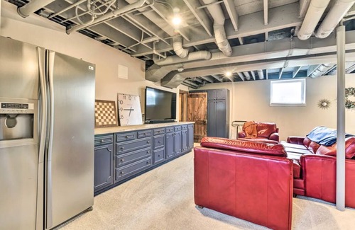 Whittaker Apartment | Fun studio apt - 10 min to A2.