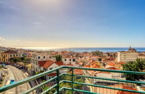 Santa Luzia Apartment | Funchal Panoramic View, a Home in Madeira