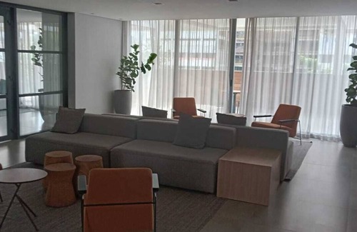 Sao Paulo Apartment | Functional studio 300m from the Santos-Imigrantes subway station. Building with Swimming Pool and Gym