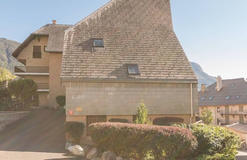 Briancon Apartment | Functional 1-bedroom apartment with parking, central Briançon
