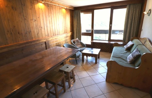 Le Lavachet Apartment | Functional duplex near slopes & shops, balcony, 8 people