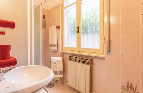 Camnago Volta House | Functional vacation apartment on the second floor of a beautiful semi-detached house, just 4 km from