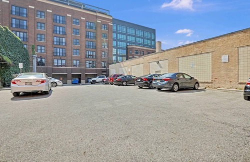 Short North Condo | Funky 1BR Studio w/Parking | Heart of Short North