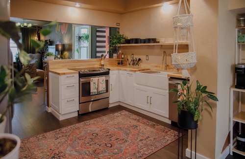 West Colfax House | Funky 4-bedroom house in Denver with Lightrail Access