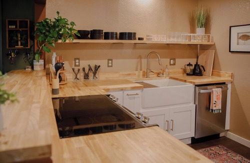 West Colfax House | Funky 4-bedroom house in Denver with Lightrail Access