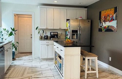 Arlington House | Funky and cozy home ! A little bit of everything for everyone.
