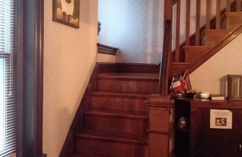 Exton House | FURNISHED (1 ) BEDROOM ENTIRE 1st FL. of CLASSIC HOME