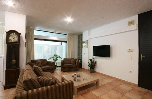 Drosia Apartment | FURNISHED 2 BEDROOM POOL APARTMENT IN UPSCALE RESIDENTIAL AREA
