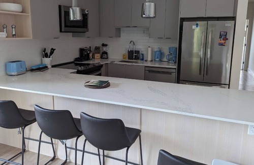 Revelstoke Condo | Furnished, 3 month min 3 Bd PENTHOUSE, deck, hot tub, Mack Plaza