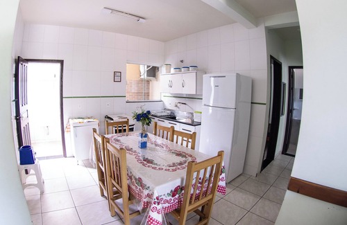 Itapoa Apartment | Furnished apartment with 2 bedrooms, 200m from the beach, air conditioning, wi-fi.